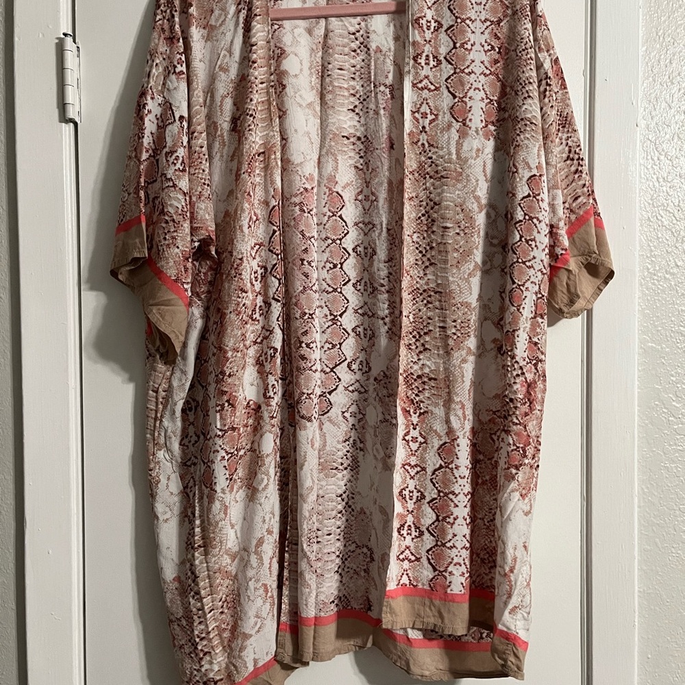Preloved kimono fits Small/Medium multicolored abstract print